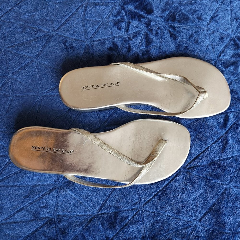 2 for $10 Montego Bay Silver sandals Size 9w